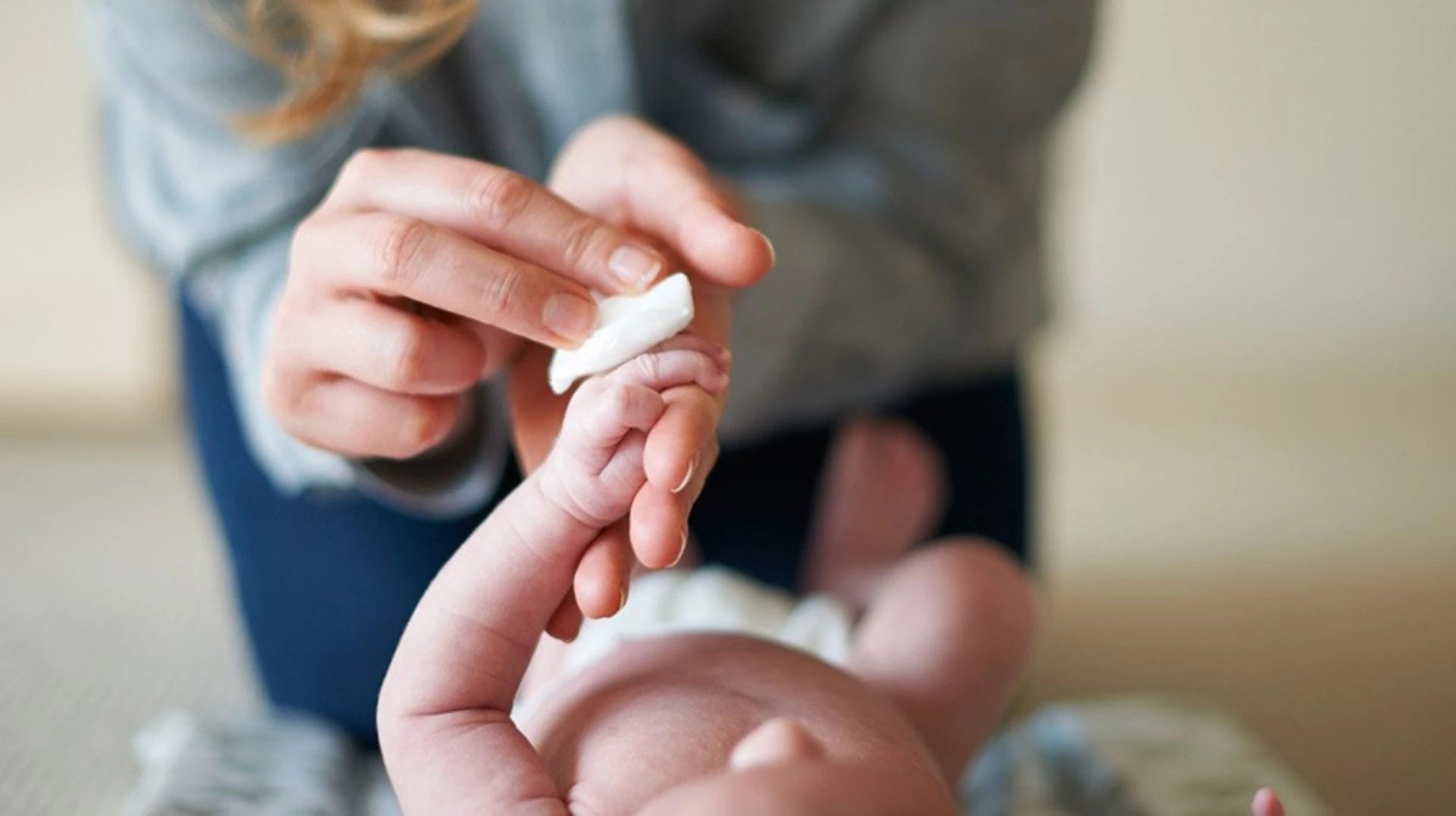 newborn bathing